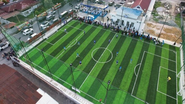 Wali Kota Pekanbaru Luncurkan Lapangan Mini Soccer Gratis Berkualitas Internasional untuk Warga