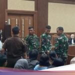 Hakim Heran Tiga Prajurit TNI Berdiri di Sidang Nadiem Makarim, Ini Penjelasan TNI