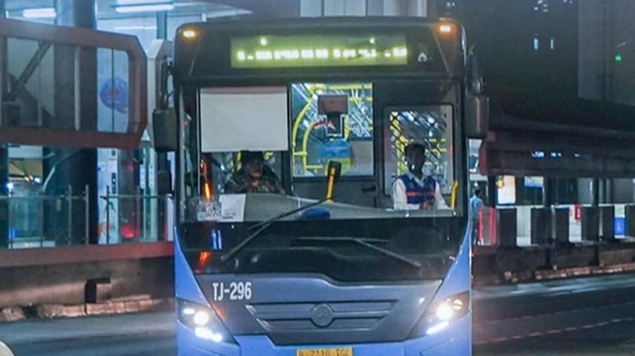Dua Pria Diduga Lakukan Onani di TransJakarta, Polisi Dalami Hubungan Keduanya