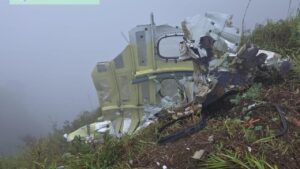 Serpihan Badan dan Ekor Pesawat ATR 42-500 Ditemukan di Puncak Bulusaraung Sulsel