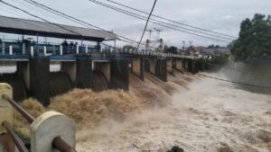 Bendung Katulampa Siaga 3, Warga Jakarta Diimbau Waspada Banjir Susulan