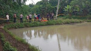 Mayat Bayi Perempuan Mengambang di Empang Bogor, Polisi Lakukan Penyelidikan Mendalam