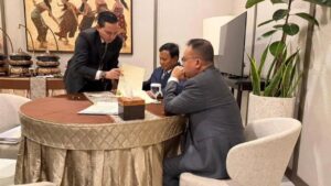 Prabowo Subianto Bertemu Sufmi Dasco Ahmad di Halim Sebelum Kunjungan Kerja ke Eropa