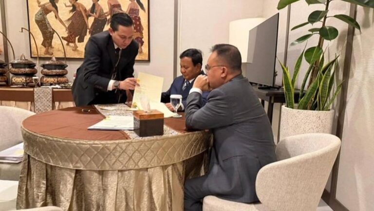 Prabowo Subianto Bertemu Sufmi Dasco Ahmad di Halim Sebelum Kunjungan Kerja ke Eropa