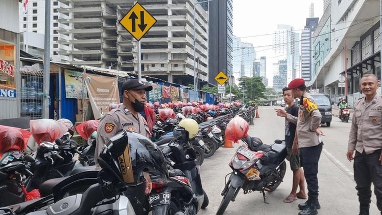 Tarif Parkir Liar Rp 10 Ribu di Jaksel, Polisi Respons Aduan Call Center 110