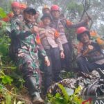 Cuaca Buruk Hambat Evakuasi Pesawat ATR 42-500 di Puncak Bukit Maros-Pangkep