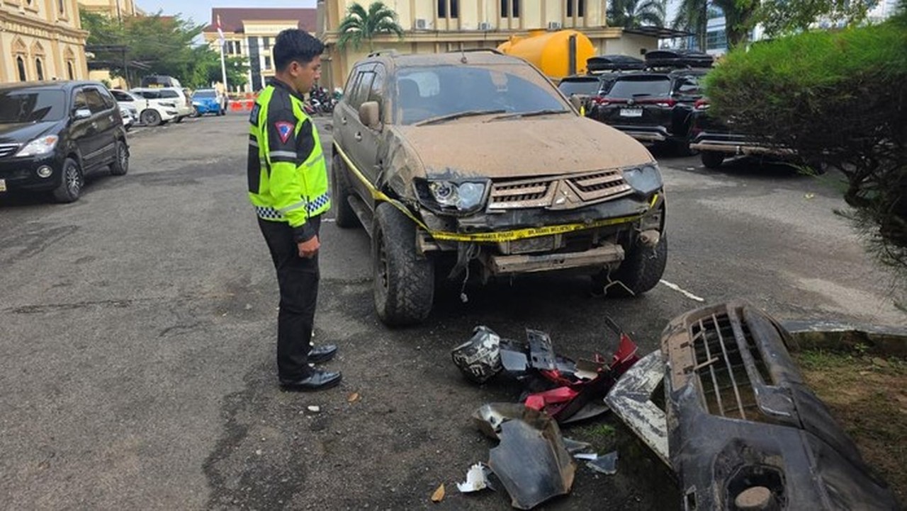 Pengemudi Pajero Positif Narkoba Tabrak Lari 6 Motor dan Pagar Mapolda Jambi