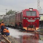 Banjir Pekalongan Lumpuhkan 23 Perjalanan Kereta Api, PT KAI Minta Maaf