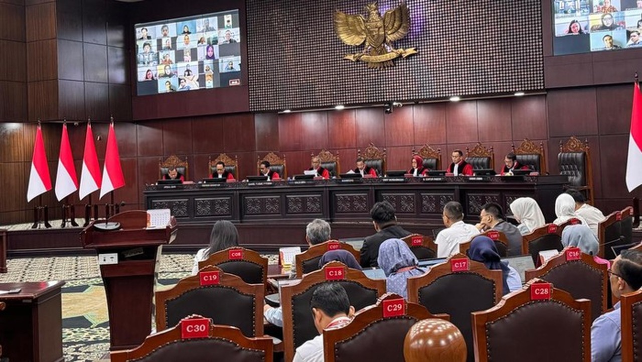 Mahkamah Konstitusi Tegaskan Kolumnis Bukan Profesi Wartawan, Tolak Gugatan UU Pers