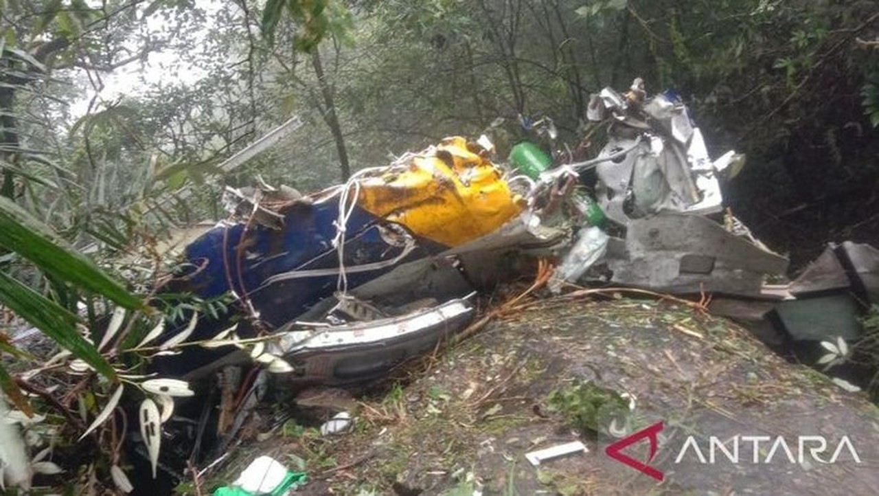 Mesin Pesawat ATR 42-500 Ditemukan di Pangkep, Tim SAR Juga Temukan Body Part Korban