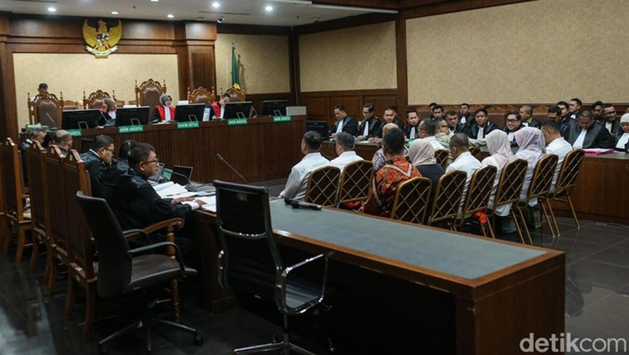 Munarman dan Aziz Yanuar Jadi Pengacara Eks Wamenaker Noel dalam Sidang Dugaan Pemerasan K3