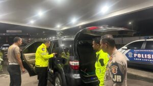 Sopir Fortuner Penimbun Solar Subsidi Kabur dan Masuk Parit di Tol Jagorawi
