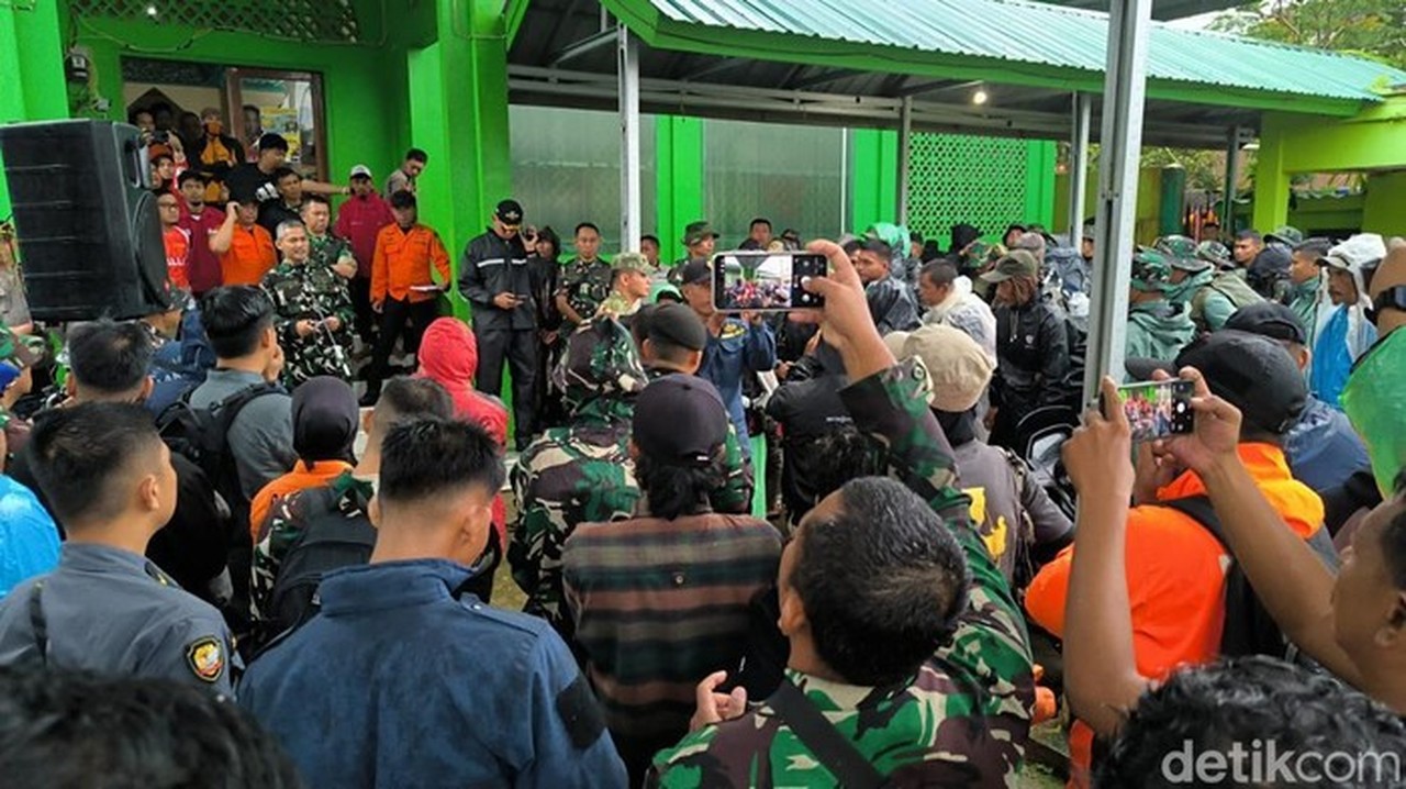 Operasi SAR ATR 42-500 Hari ke-4: 500 Personel Gabungan Dikerahkan ke Gunung Bulusaraung