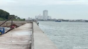 Pramono Anung Janjikan Tanggul Pantai Rampung, Ingat Pernyataan Ahok Soal Ancaman Banjir Monas