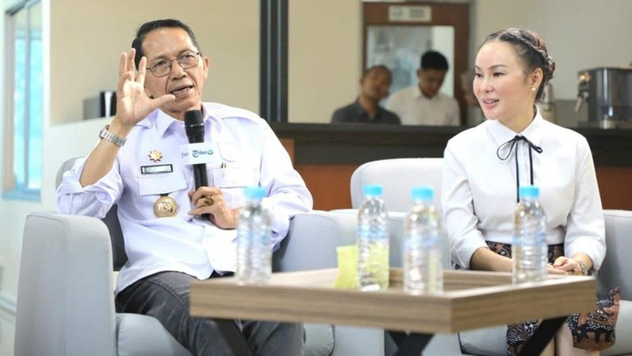 Kepala Bp Batam, Amsakar Achmad, Dan Wakil Kepala Bp Batam, Li Claudia Candra (dok. Diskominfo)