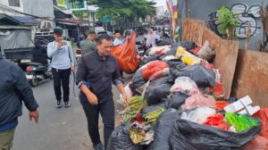 Bau Sampah Ganggu Belajar Siswa MI Al Huda Sakti Ciputat, Polisi Turun Tangan