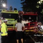 Truk Hilang Kendali Tabrak Pembatas Jalan Casablanca, Jakarta Selatan Macet Parah