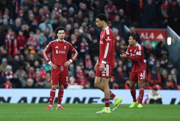 Jamie Carragher: Keseimbangan Liverpool Terganggu Sejak Awal Musim Liga Inggris