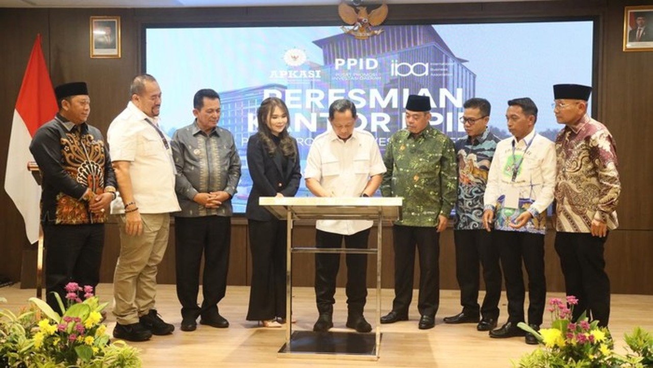 Mendagri Tito Karnavian Resmikan Kantor PPID, Dorong Promosi Produk Kerajinan Daerah ke Mancanegara Mendagri Tito Karnavian Resmikan Kantor PPID, Dorong Promosi Produk Kerajinan Daerah ke Mancanegara