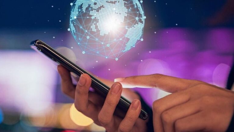 Mahasiswa Gugat UU Cipta Kerja ke MK soal Kuota Internet yang Hangus