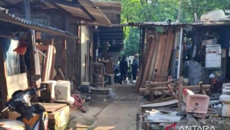 31 KK Belum Pindah dari TPU Kebon Nanas, Satpol PP Jatinegara Beri Peringatan Kedua