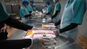 Wamenhaj Ungkap Biaya Makan Haji Turun, Porsi Nasi dan Lauk Jemaah Justru Naik