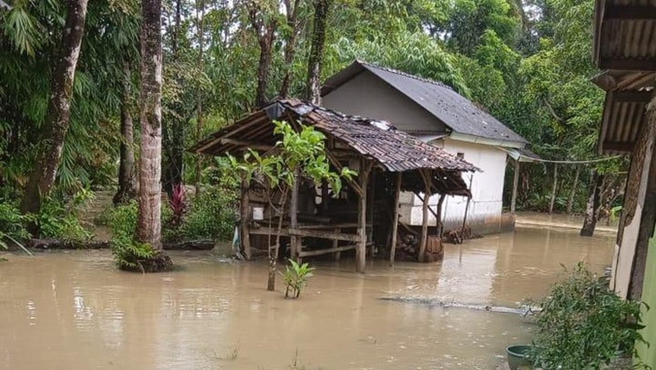 Banjir di Banten Belum Surut, 6 Desa di Pandeglang dan Tangerang Masih Terendam