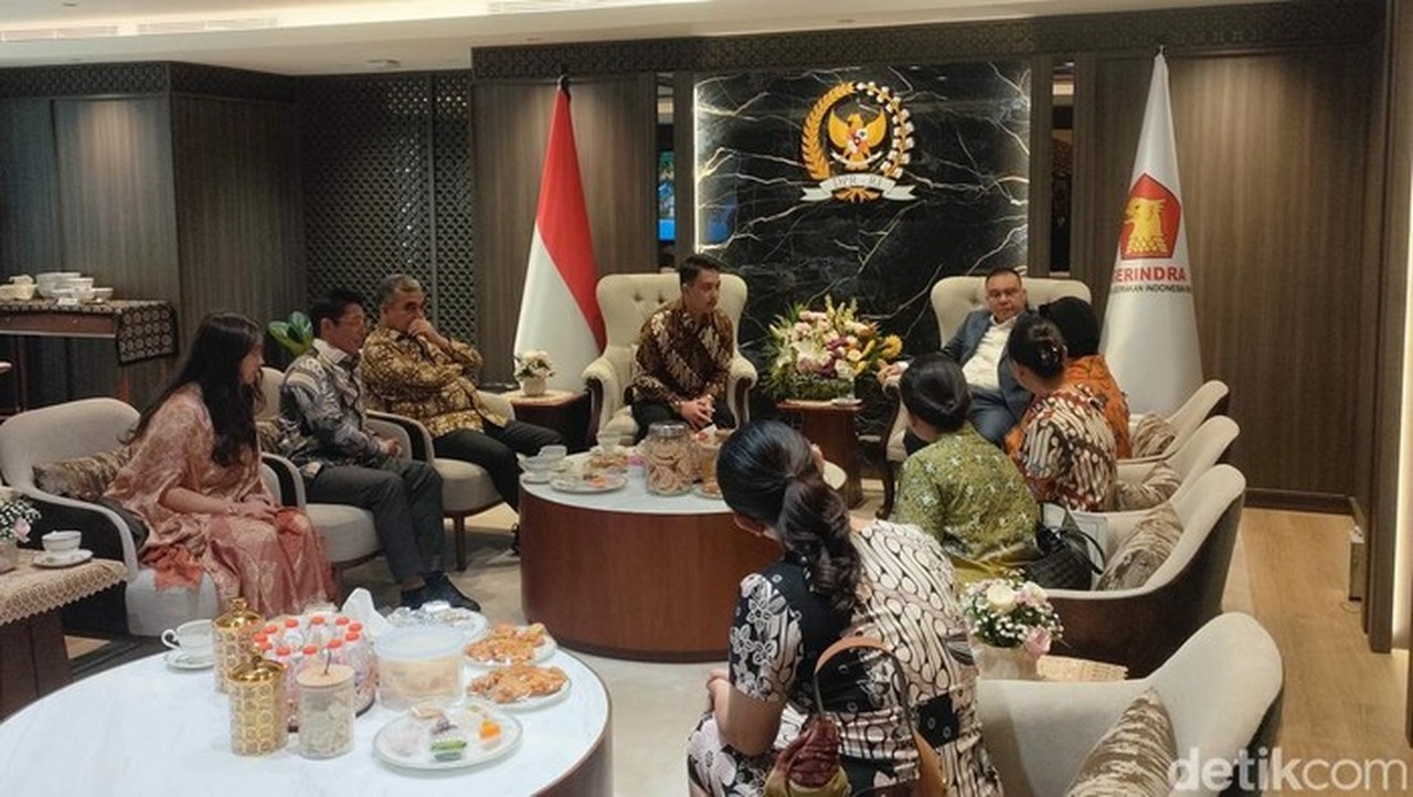 Paku Buwono XIV dan Keluarga Temui Dasco Bahas Konflik Keraton Solo