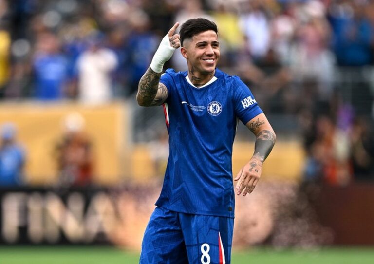 PSG Dikabarkan Incar Enzo Fernandez, Manajer Chelsea Beri Jawaban Tegas