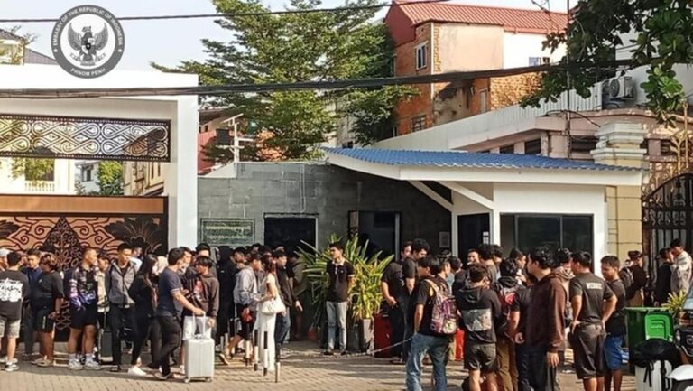 Ribuan WNI di Kamboja Ingin Pulang Imbas Pemberantasan Bisnis Scam