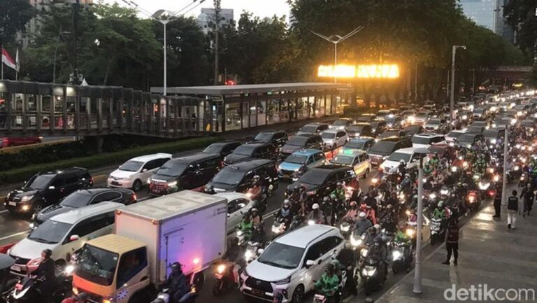 Macet Jakarta Peringkat 24 Dunia, DPRD DKI Desak Integrasi Transportasi Publik Diperluas