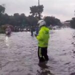 Banjir 50 Cm Landa 8 Ruas Jalan dan 1 RT di Jakarta Akibat Hujan Tinggi
