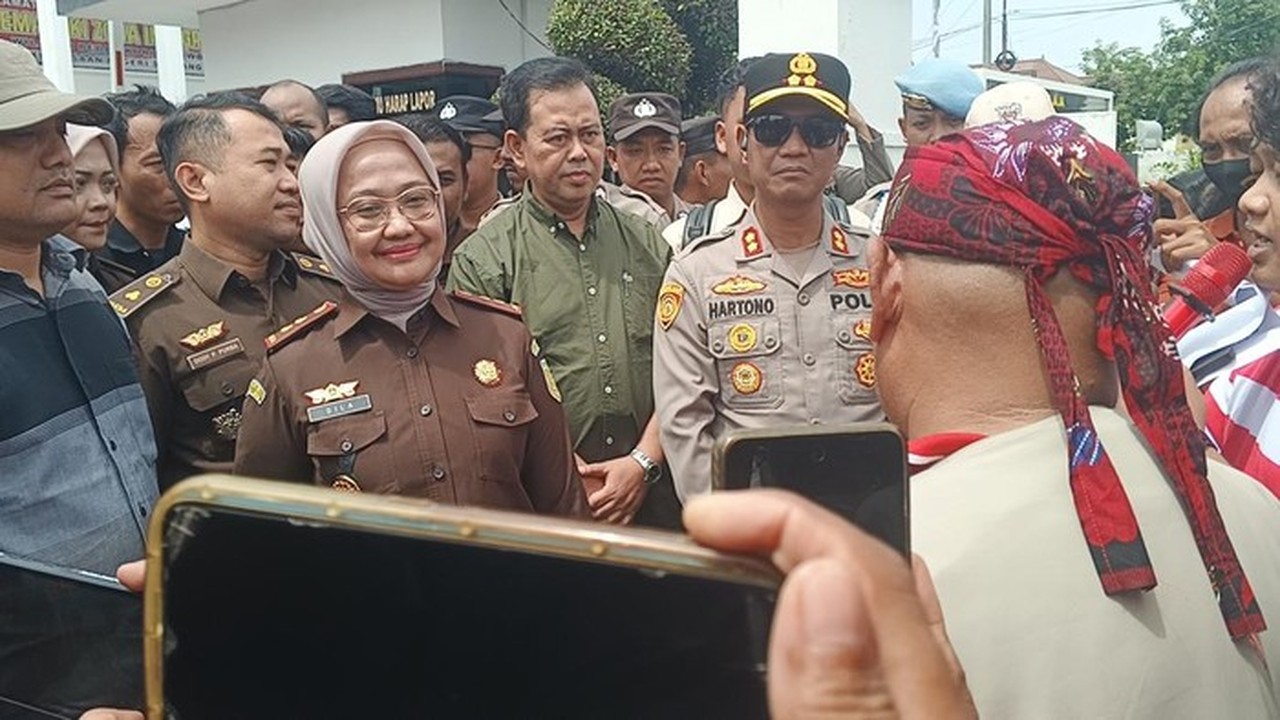 Kajari Sampang Diperiksa Kejagung Terkait Dugaan Penyalahgunaan Wewenang Kajari Sampang Diperiksa Kejagung Terkait Dugaan Penyalahgunaan Wewenang