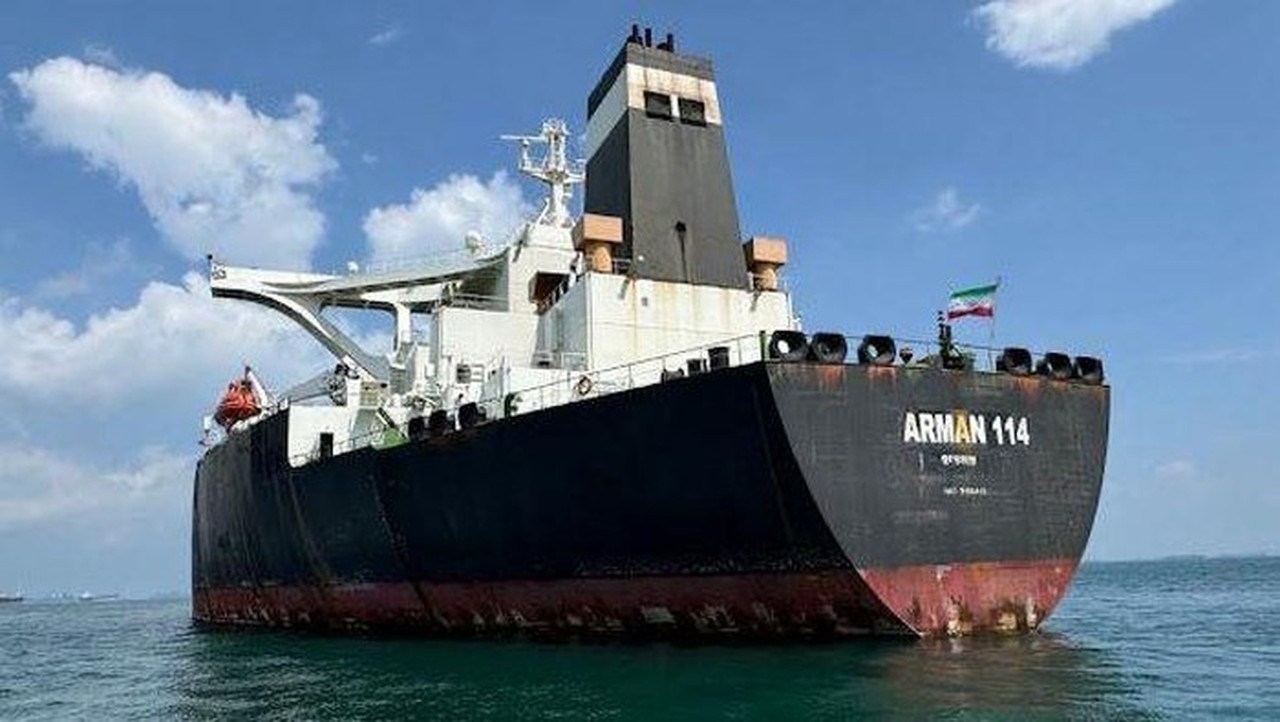 Kejagung Lelang Ulang Kapal Tanker MT Arman 114 Bermuatan Minyak Mentah Rp 1,1 Triliun Kejagung Lelang Ulang Kapal Tanker MT Arman 114 Bermuatan Minyak Mentah Rp 1,1 Triliun
