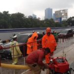 Jalan Satria Raya Grogol Terendam Banjir, Ketinggian Air Mencapai 30 Cm