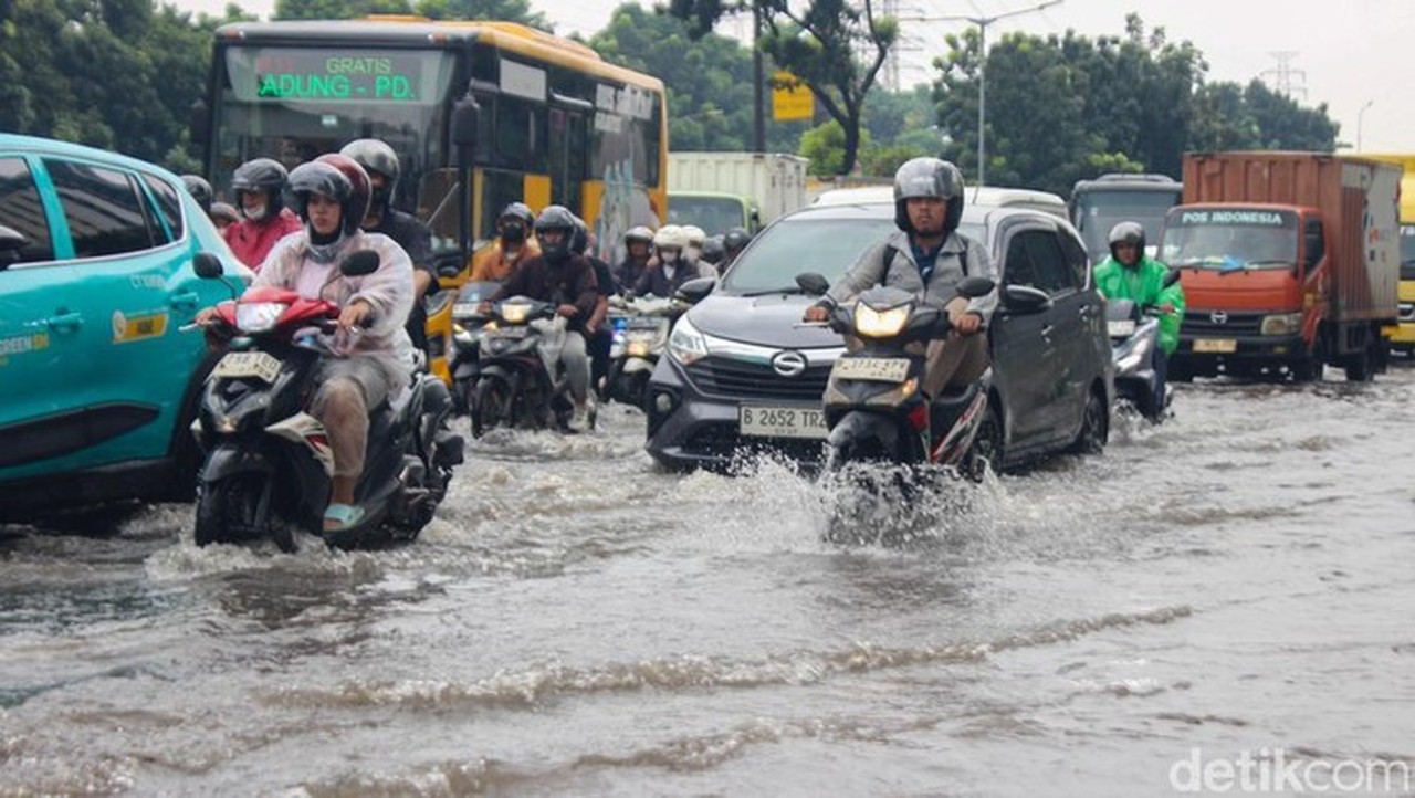 Banjir Jakarta Meluas Akibat Hujan Ekstrem, Pemprov DKI Tingkatkan Modifikasi Cuaca