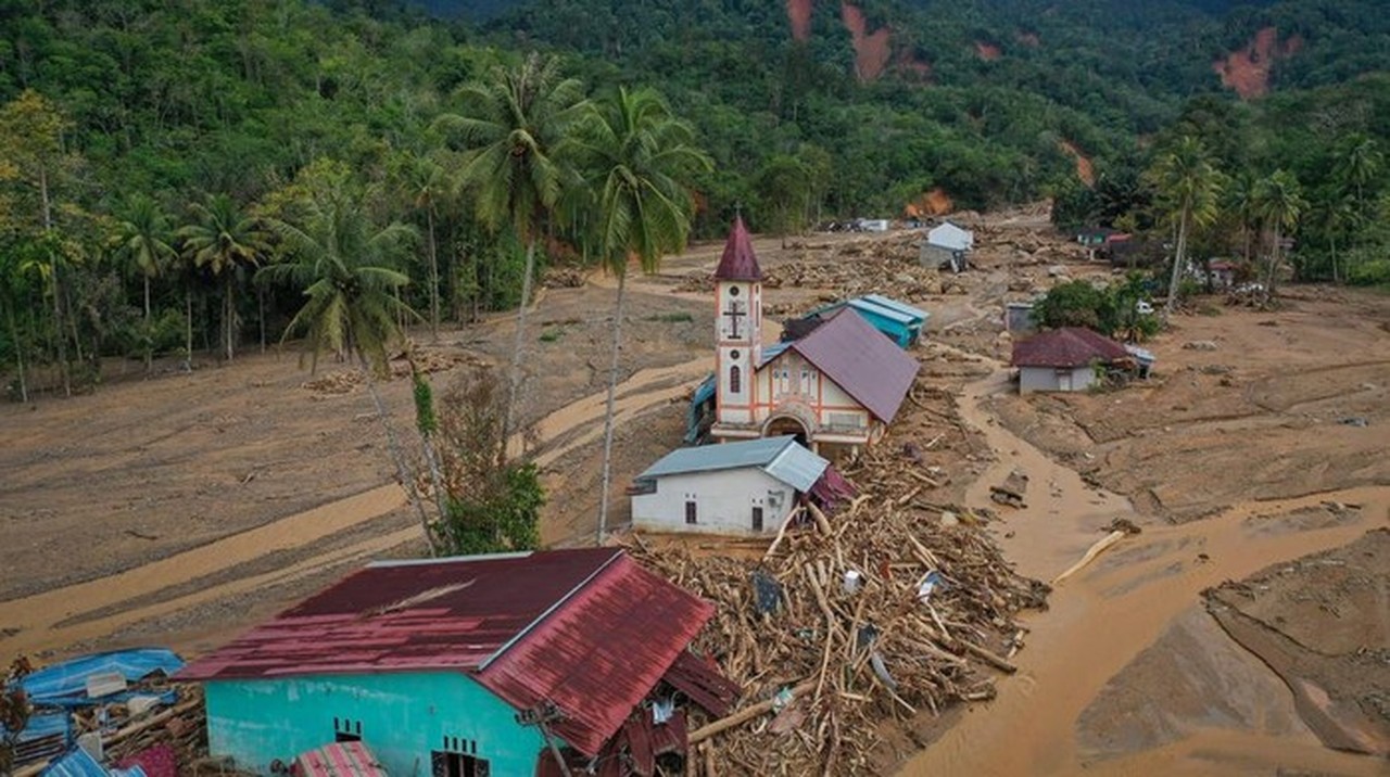 KLH Gugat Tiga Perusahaan Rp 390 Miliar Atas Kerusakan Lingkungan Bencana Sumatera KLH Gugat Tiga Perusahaan Rp 390 Miliar Atas Kerusakan Lingkungan Bencana Sumatera