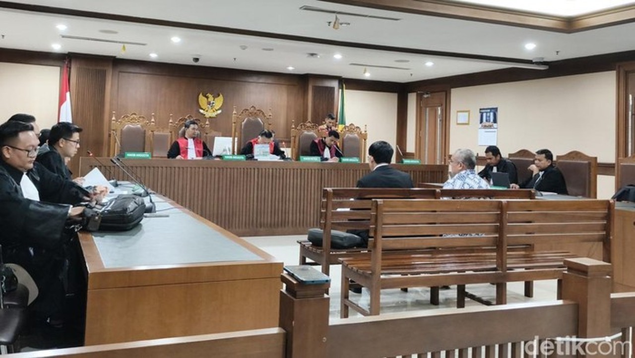 Ahli: Pengulangan Perkara dan Kekhilafan Hakim Jadi Alasan PK Emirsyah Satar