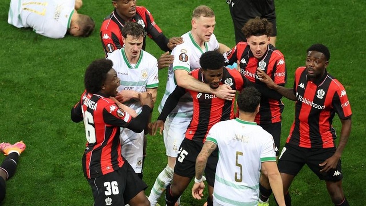 Blunder Dean James Warnai Kekalahan Go Ahead Eagles 1-3 dari OGC Nice di Liga Europa Blunder Dean James Warnai Kekalahan Go Ahead Eagles 1-3 dari OGC Nice di Liga Europa
