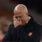 Jamie Carragher Bela Arne Slot: Hormati Pelatih yang Bawa Liverpool Juara Liga Inggris