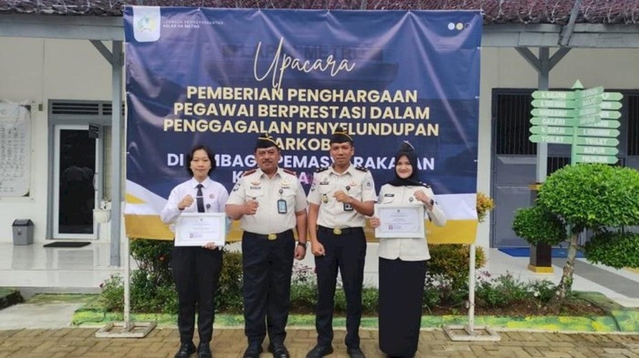 Dua Petugas Wanita Lapas Metro Dapat Penghargaan Usai Gagalkan Penyelundupan Narkoba
