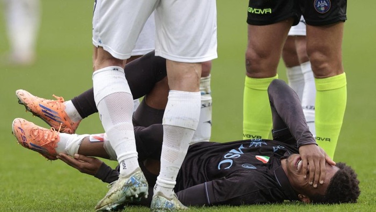 Badai Cedera Napoli Makin Parah, David Neres Susul Rekan Setimnya ke Ruang Perawatan