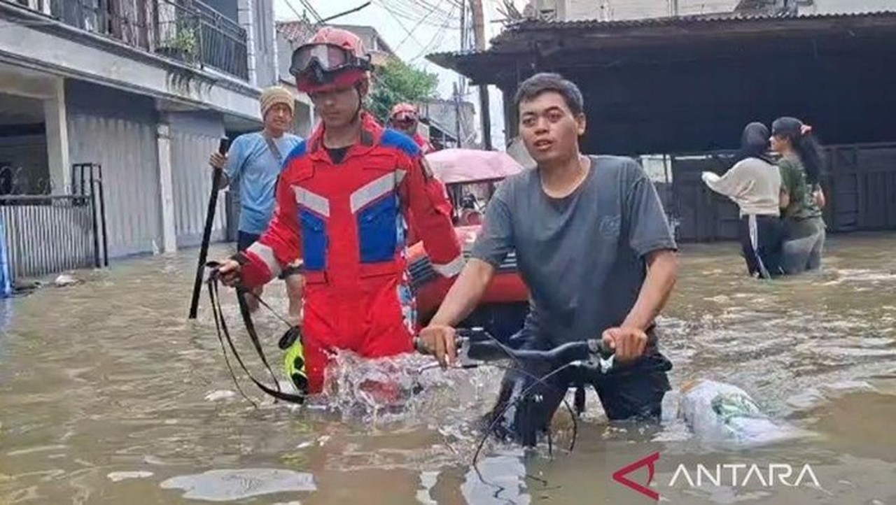 Banjir Duri Kosambi Meluas, Ibu Hamil dan Balita Dievakuasi Perahu Karet