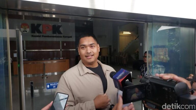 Dito Ariotedjo Diperiksa KPK, Ungkap Detail Kunker ke Arab Saudi Bersama Jokowi Dito Ariotedjo Diperiksa KPK, Ungkap Detail Kunker ke Arab Saudi Bersama Jokowi