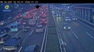 Jumat Sore, Kepadatan Lalu Lintas Melanda Sejumlah Tol Menuju Luar Jakarta