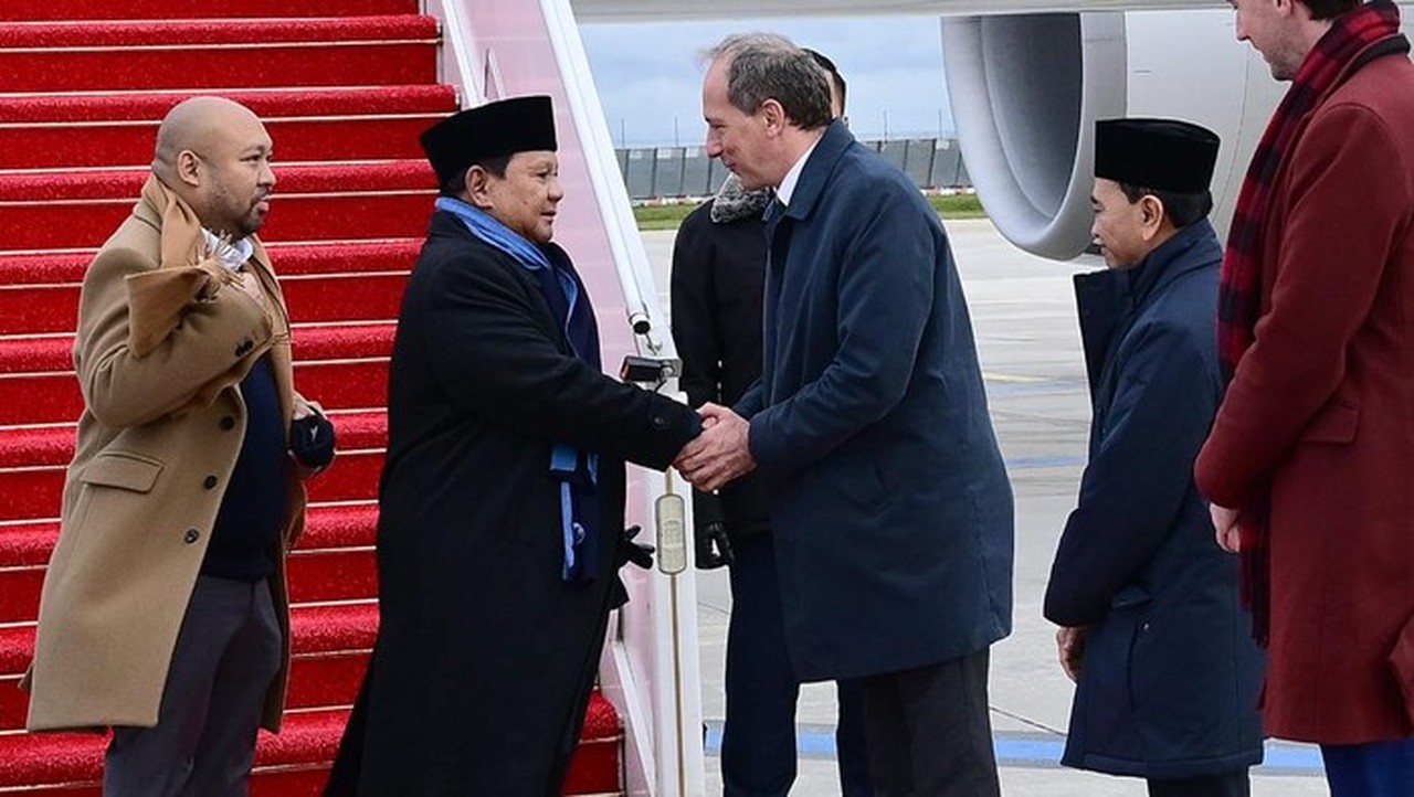 Usai dari Swiss, Prabowo Bertemu Macron di Paris untuk Jamuan Makan Malam Pribadi