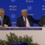 Prabowo Teken Piagam Perdamaian Bersama Trump, Saling Puji Pria Tangguh