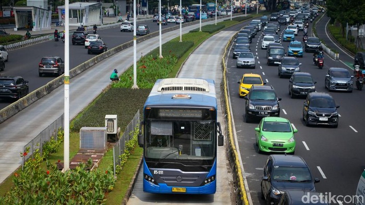 Foto Bus Trasnj: (andhika Prasetia/detikcom)