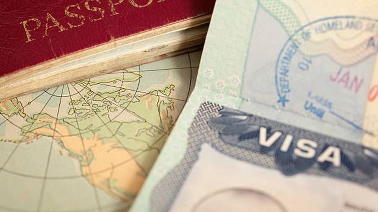 Indonesia Permudah WNA dari 97 Negara dengan Fasilitas Visa on Arrival