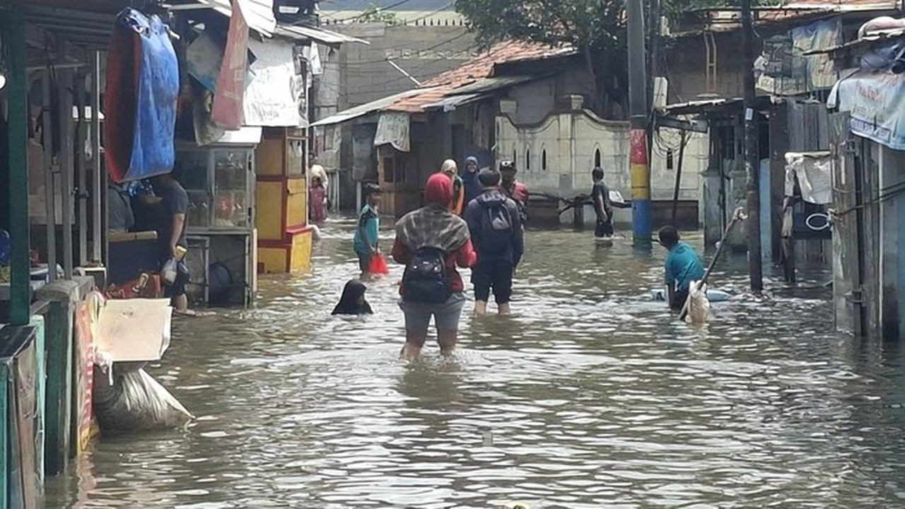 Warga Rawa Buaya Jakarta Barat Terendam Banjir Enam Kali dalam Sebulan